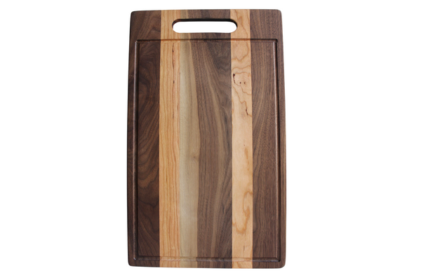 Image of the wooden cutting board with a handle, the background has been removed.